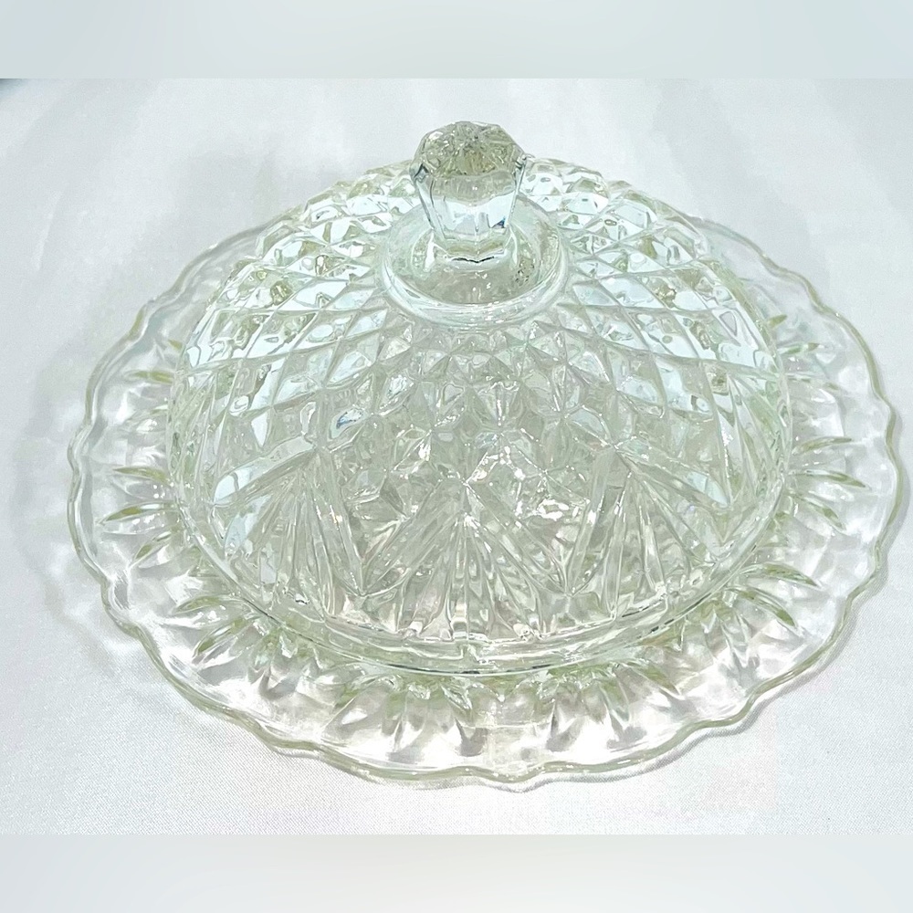 𝅺VINTAGE Crystal Butter Bell Dish